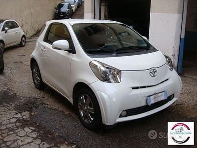 Usata Toyota iQ Active 68 CV (50 kW) 2013 Bianco Utilitaria