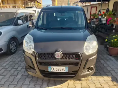 Käytetty Fiat Doblò 135 HP (99 kW) 2010 Musta Tila-auto
