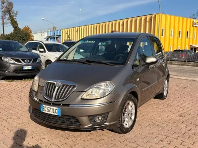 Gebraucht Lancia Musa 90 PS (66 kW) 2010 Gold Van / Kleinbus