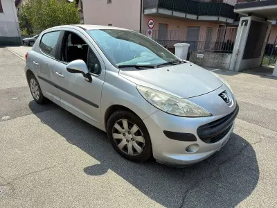 Usata Peugeot 207 73 CV (53 kW) 2007 Berlina