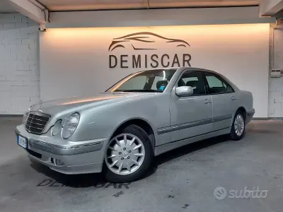 Occasion Mercedes E200 Avantgarde 136 ch (100 kW) 2000 Gris Berline