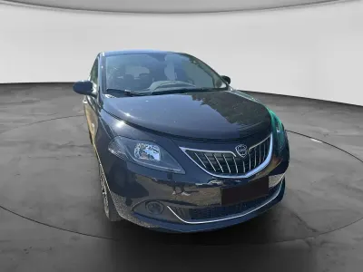 Usata Lancia Ypsilon S 70 CV (51 kW) 2024 Nero Utilitaria