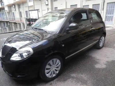 Usata Lancia Ypsilon 69 CV (50 kW) 2011 Nero Utilitaria