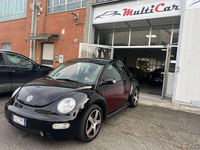Usata VW New Beetle 102 CV (75 kW) 2004 Nero Utilitaria