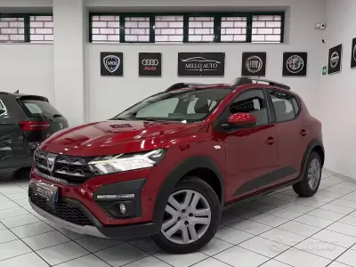 Usata Dacia Sandero Expression 101 CV (74 kW) 2022 Rosso Berlina