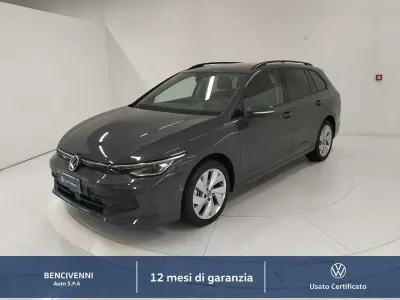 Usata VW Golf VIII Life 150 CV (110 kW) 2024 Grigio Station wagon