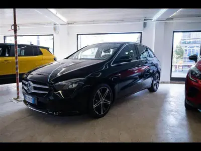 Käytetty Mercedes B160 109 HP (80 kW) 2021 Harmaa Tila-auto