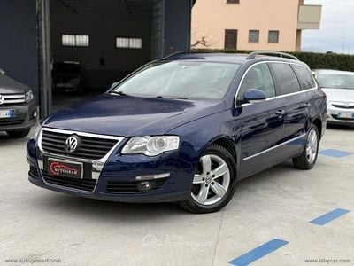 Usata VW Passat Highline 140 CV (102 kW) 2010 Blu Station wagon