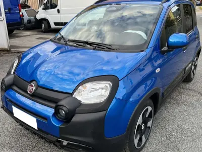 Usata Fiat Panda Cross Cross 71 CV (52 kW) 2025 Blu/azzurro Utilitaria