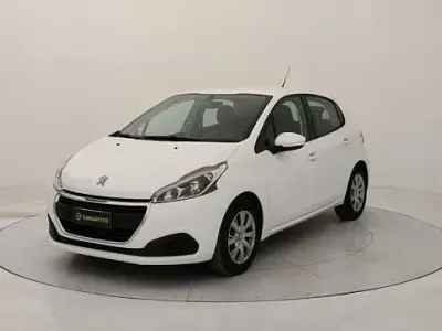 Usata Peugeot 208 Active 83 CV (61 kW) 2019 Bianco Utilitaria