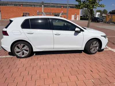 Usata VW Golf VIII Life 116 CV (85 kW) 2022 Bianco Berlina