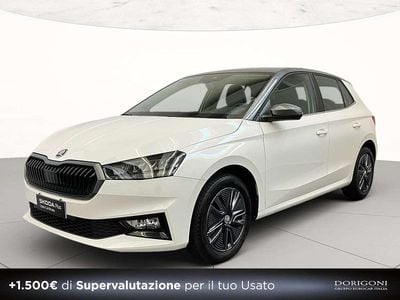 Bianco magnolia grigio graphite metalliz Usata 2022 Skoda Fabia Style Utilitaria | 16.500 € (Cara)