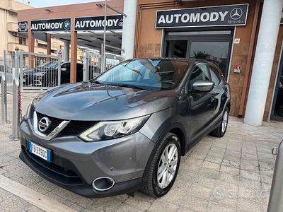 Usata Nissan Qashqai Acenta 110 CV (80 kW) 2015 Grigio SUV