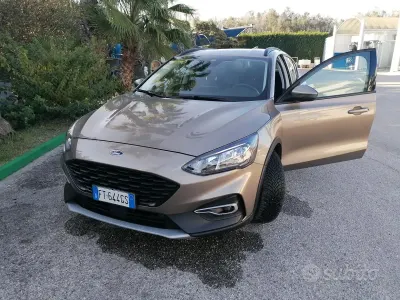 Usata Ford Focus Active 120 CV (88 kW) 2019 Marrone Berlina