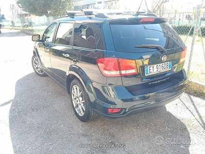 Usata Fiat Freemont Lounge 170 CV (125 kW) 2015 Blu SUV