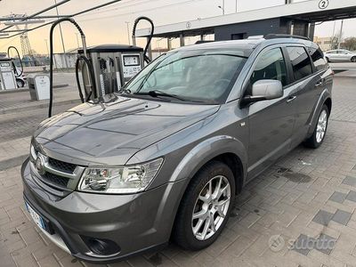 Usata Fiat Freemont Urban 170 CV (125 kW) 2011 Grigio SUV