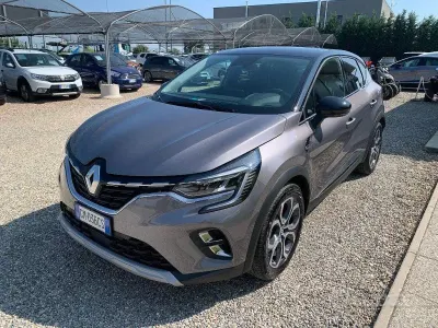 Usata Renault Captur Techno 94 CV (69 kW) 2023 Grigio SUV