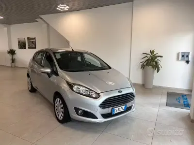Usata Ford Fiesta Titanium 60 CV (44 kW) 2014 Grigio Utilitaria