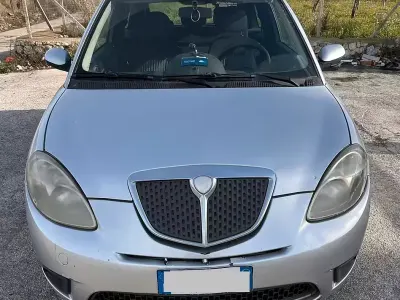 Usata Lancia Ypsilon 80 CV (58 kW) 2006 Grigio Utilitaria