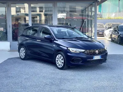 Usata Fiat Tipo 120 CV (88 kW) 2020 Bluazzurro Berlina
