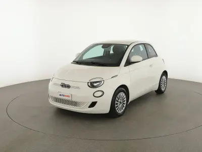 Usata Fiat 500e Action 69 kW (95 CV) 2022 Bianco Utilitaria