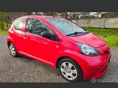 Usata Toyota Aygo 67 CV (49 kW) 2008 Rosso Utilitaria