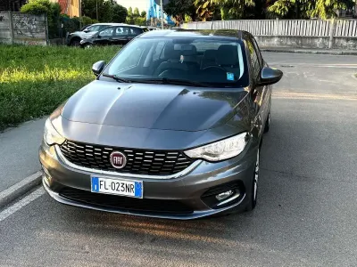 Usata Fiat Tipo Easy 120 CV (88 kW) 2017 Grigio Berlina