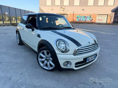 Usata Mini Cooper 109 CV (80 kW) 2008 Beige Utilitaria