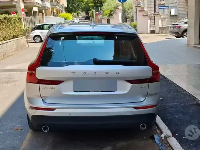 Usata Volvo XC60 Business Edition 190 CV (139 kW) 2020 Grigio SUV