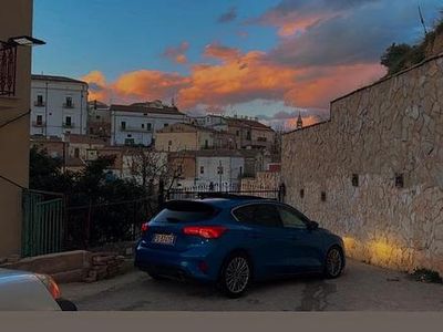 Usata Ford Focus Titanium 120 CV (88 kW) 2018 Blu Berlina