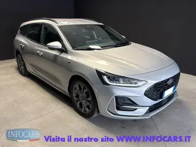 Usata Ford Focus ST-Line 155 CV (114 kW) 2023 Argento metallizzato Station wagon