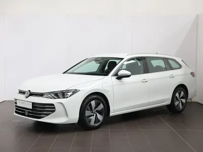 Usata VW Passat Business 204 CV (150 kW) 2025 Pure white Station wagon