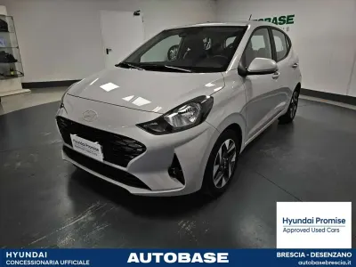 Usata Hyundai i10 67 CV (49 kW) 2024 Lumen grey Utilitaria