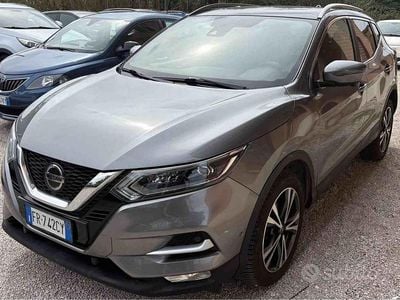 Usata Nissan Qashqai N-Connecta 131 CV (96 kW) 2018 Grigio SUV