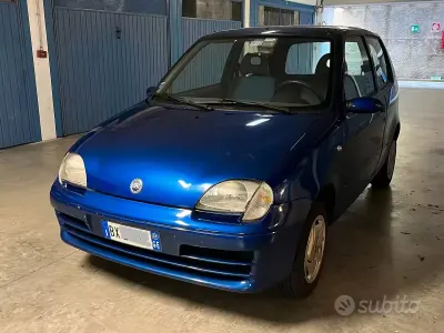 Usata Fiat 600 54 CV (39 kW) 2001 Blu Berlina