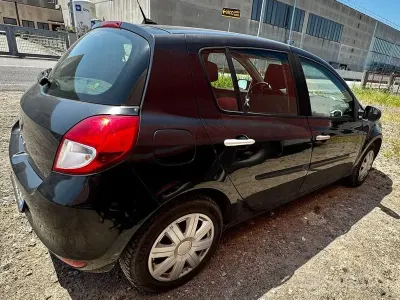 Usata Renault Clio II 64 CV (47 kW) 2010 Nero Furgone