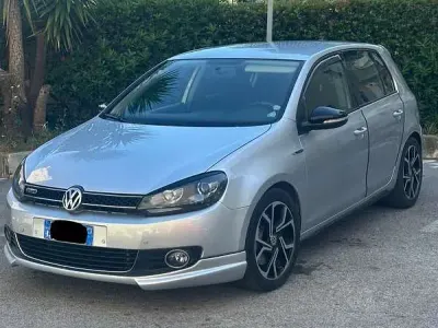 Usata VW Golf VI Highline 110 CV (80 kW) 2011 Grigio Utilitaria