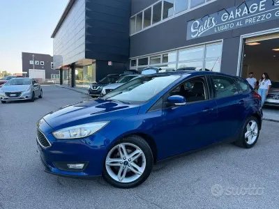 Usata Ford Focus 100 CV (73 kW) 2016 Bluazzurro Berlina
