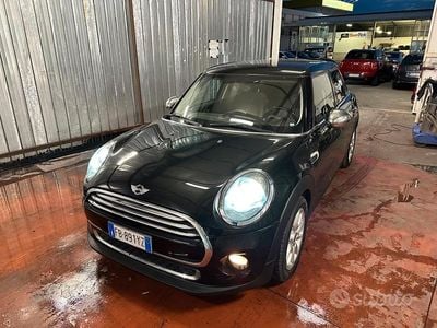 Usata Mini Cooper D 116 CV (85 kW) 2017 Nero Utilitaria