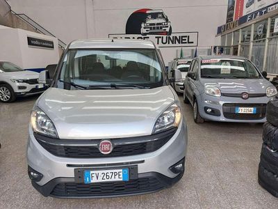 Usata Fiat Doblò Easy 120 CV (88 kW) 2019 Argento Monovolume
