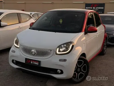 Usata Smart ForFour 90 CV (66 kW) 2016 Bianco Utilitaria
