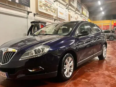 Usata Lancia Delta 120 CV (88 kW) 2011 Blu Utilitaria