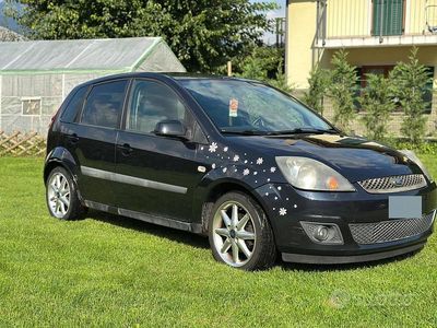 Usata Ford Fiesta Ghia 2007 Nero Utilitaria