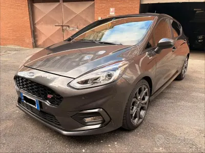 Begagnad Ford Fiesta ST-Line 125 HK (91 kW) 2018 Grå Halvkombi