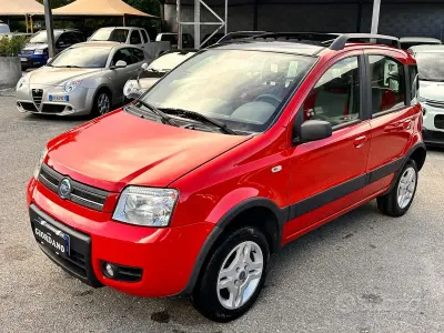 Usata Fiat Panda 4x4 Climbing 69 CV (50 kW) 2005 Rosso Utilitaria
