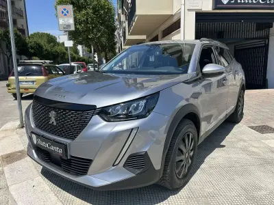 Usata Peugeot 2008 Allure 131 CV (96 kW) 2022 Bianco SUV