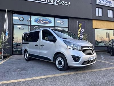 Usata Opel Vivaro 145 CV (106 kW) 2017 Argento Monovolume