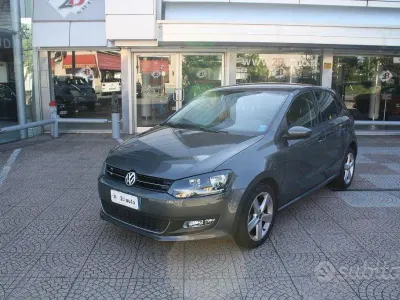 Usata VW Polo Highline 84 CV (61 kW) 2014 Grigio scuro Berlina