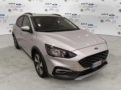 Usata Ford Focus Active 125 CV (91 kW) 2020 Argento Utilitaria