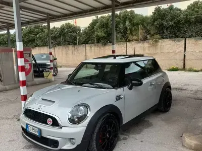 Usata Mini Cooper S 184 CV (135 kW) 2010 Giallo Utilitaria